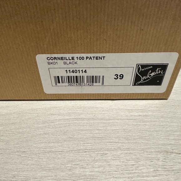 Selling Christian Louboutin patent leather pumps.  Will fit size 8.5 - Picture 6 of 9